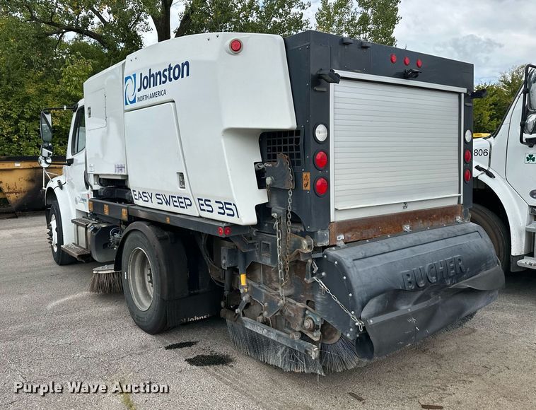 image for item DR2659 2017 Freightliner  M2 street sweeper truck