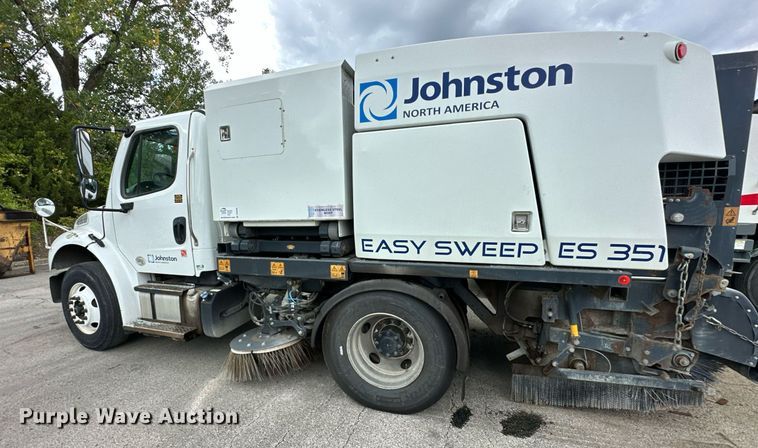 image for item DR2659 2017 Freightliner  M2 street sweeper truck
