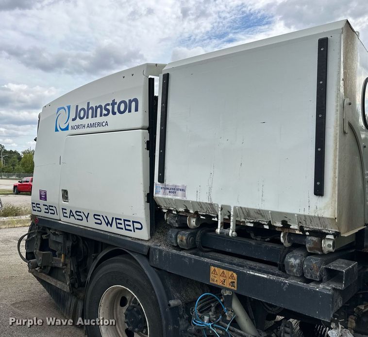 image for item DR2659 2017 Freightliner  M2 street sweeper truck