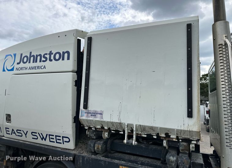 image for item DR2659 2017 Freightliner  M2 street sweeper truck