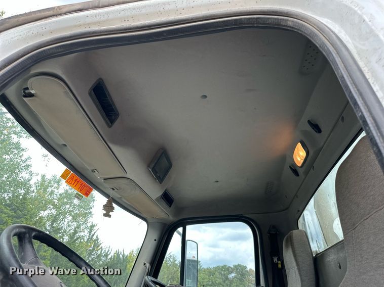 image for item DR2659 2017 Freightliner  M2 street sweeper truck