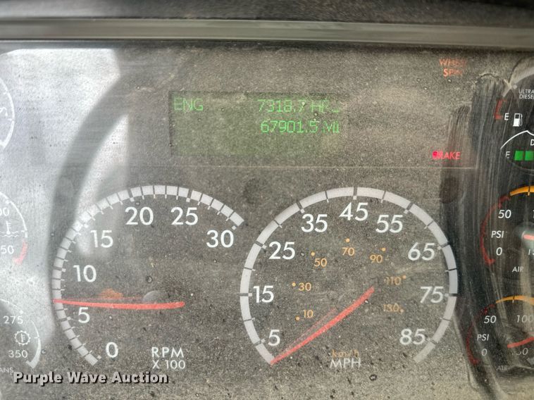 image for item DR2659 2017 Freightliner  M2 street sweeper truck