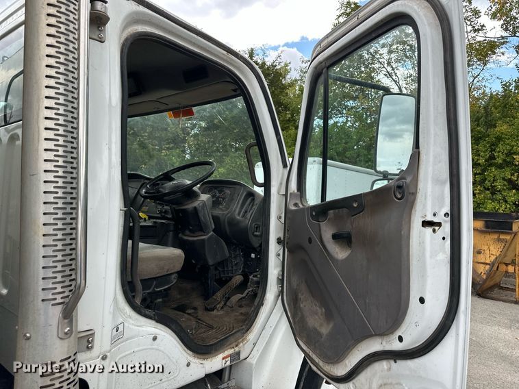 image for item DR2659 2017 Freightliner  M2 street sweeper truck
