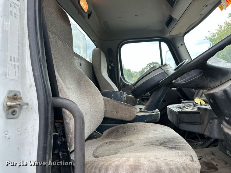 image for item DR2659 2017 Freightliner  M2 street sweeper truck