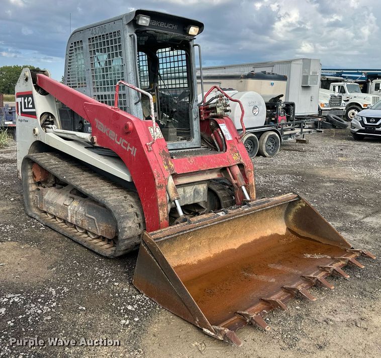 image for item DR2661 2015 Takeuchi  TL12 tracked skid steer loader
