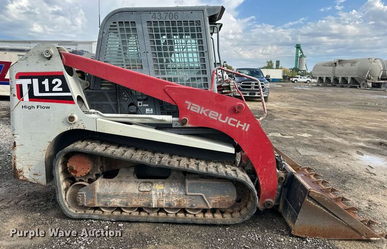 image for item DR2661 2015 Takeuchi  TL12 tracked skid steer loader