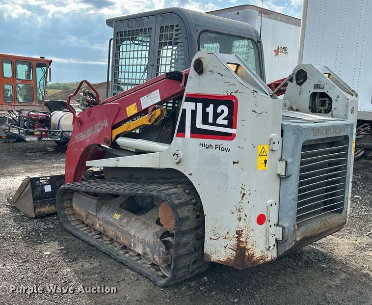 image for item DR2661 2015 Takeuchi  TL12 tracked skid steer loader