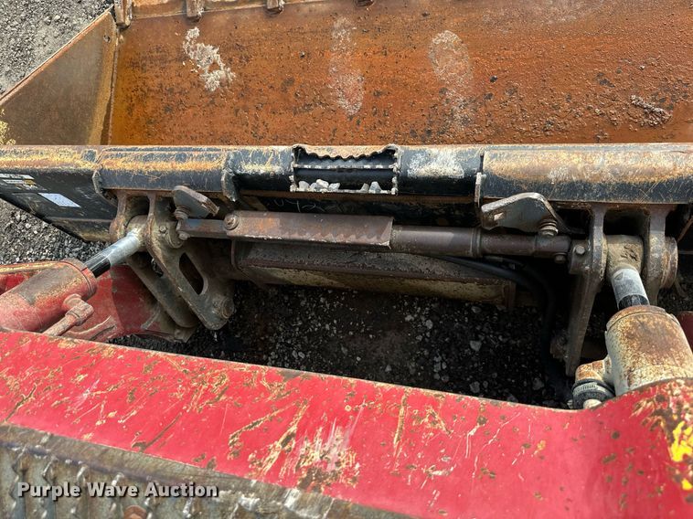 image for item DR2661 2015 Takeuchi  TL12 tracked skid steer loader