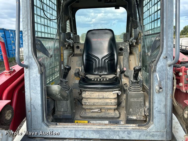 image for item DR2661 2015 Takeuchi  TL12 tracked skid steer loader