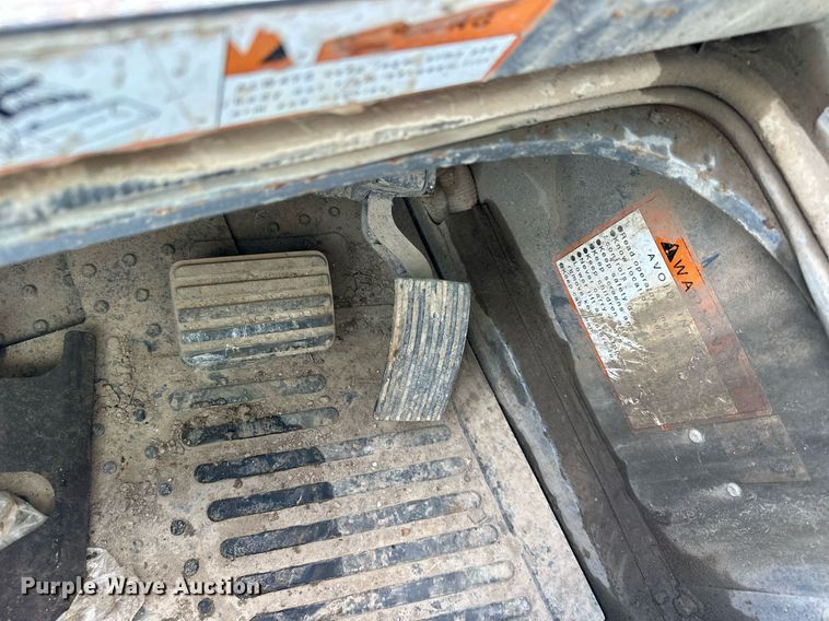 image for item DR2661 2015 Takeuchi  TL12 tracked skid steer loader