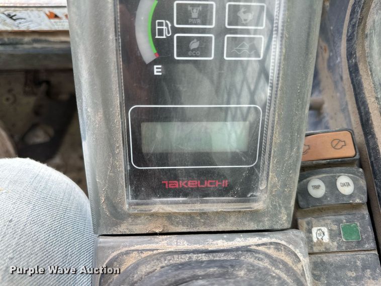 image for item DR2661 2015 Takeuchi  TL12 tracked skid steer loader