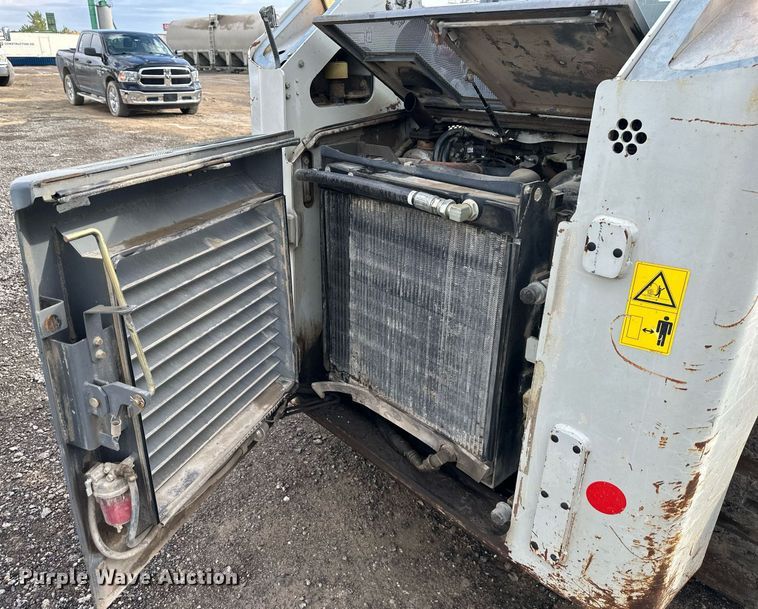 image for item DR2661 2015 Takeuchi  TL12 tracked skid steer loader