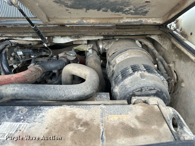 image for item DR2661 2015 Takeuchi  TL12 tracked skid steer loader