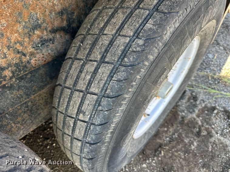 image for item DR2664 2005 Towmaster  T-10P equipment trailer