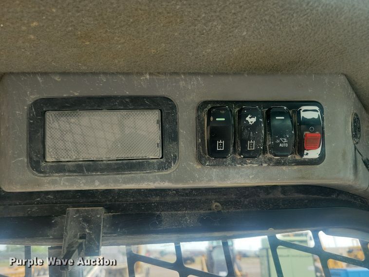 image for item DR4403 2019 Caterpillar 236D3 skid steer loader