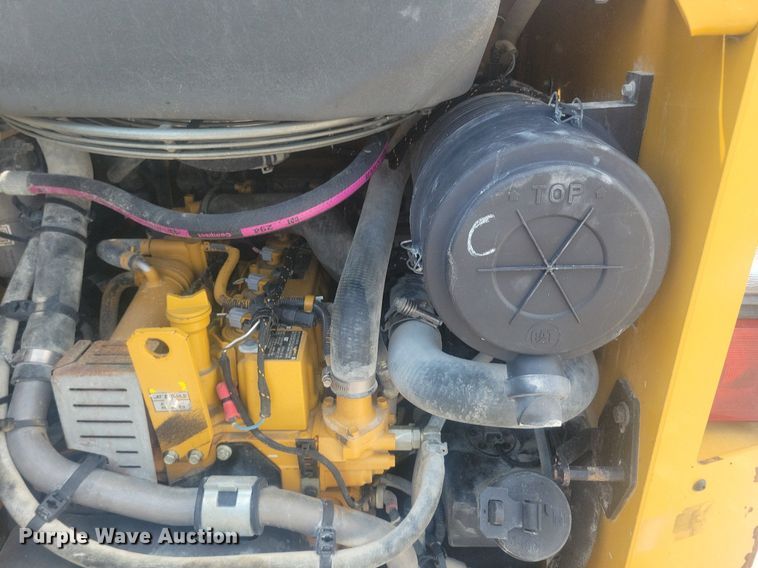 image for item DR4403 2019 Caterpillar 236D3 skid steer loader