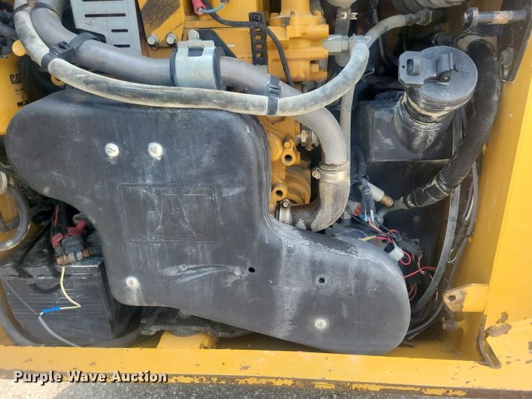 image for item DR4403 2019 Caterpillar 236D3 skid steer loader