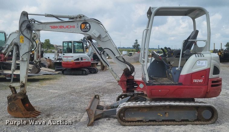 image for item DR4904 2018 Takeuchi  TB240 mini excavator