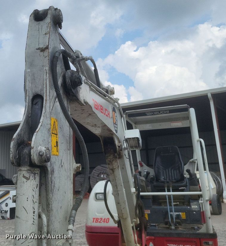 image for item DR4904 2018 Takeuchi  TB240 mini excavator
