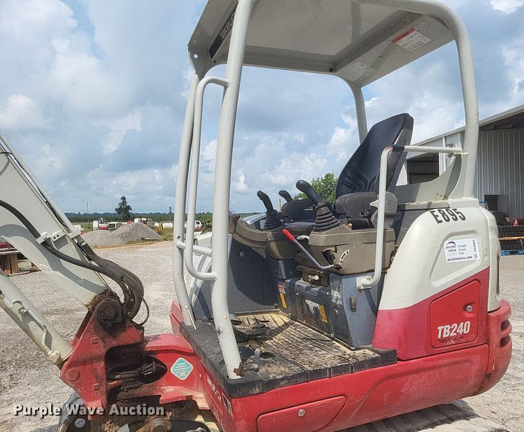 image for item DR4904 2018 Takeuchi  TB240 mini excavator