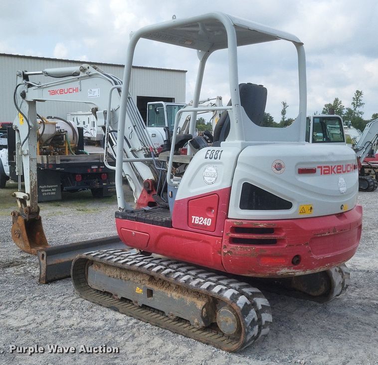 image for item DR4905 2017 Takeuchi  TB240 mini excavator