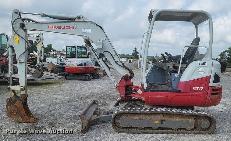 image for item DR4905 2017 Takeuchi  TB240 mini excavator