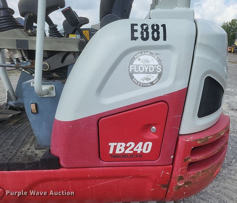 image for item DR4905 2017 Takeuchi  TB240 mini excavator