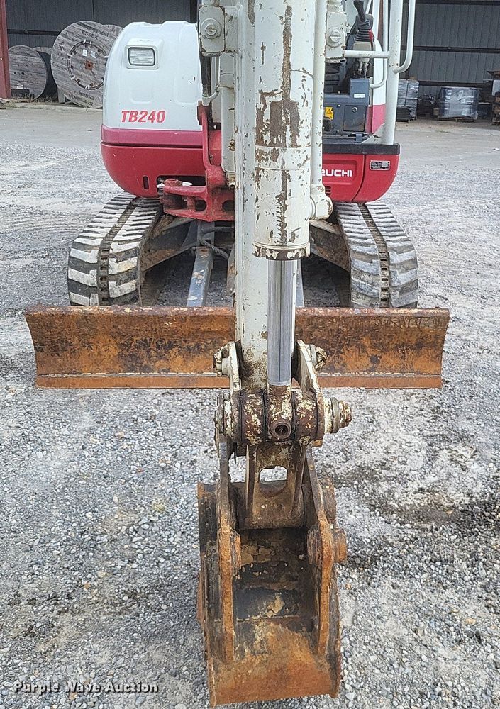 image for item DR4905 2017 Takeuchi  TB240 mini excavator