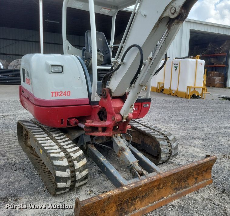 image for item DR4905 2017 Takeuchi  TB240 mini excavator
