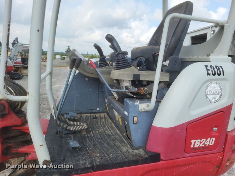 image for item DR4905 2017 Takeuchi  TB240 mini excavator