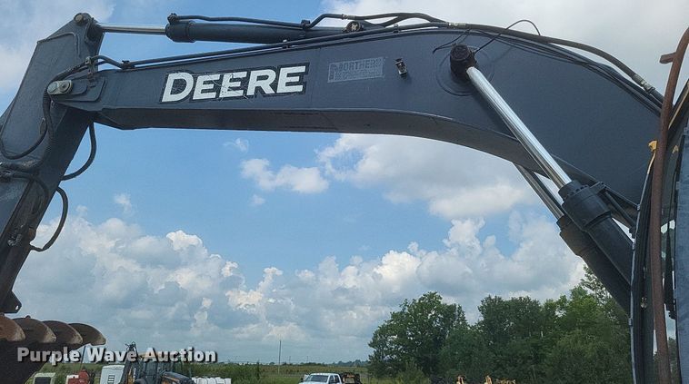 image for item DR4907 2008 John Deere  200D LC excavator