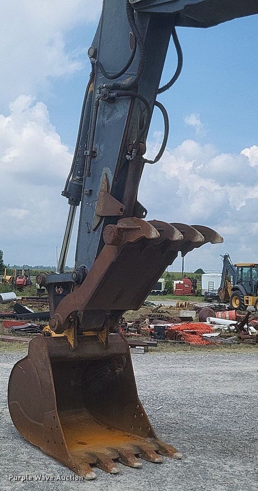 image for item DR4907 2008 John Deere  200D LC excavator