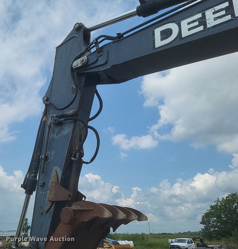 image for item DR4907 2008 John Deere  200D LC excavator