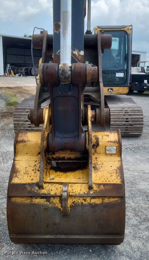 image for item DR4907 2008 John Deere  200D LC excavator