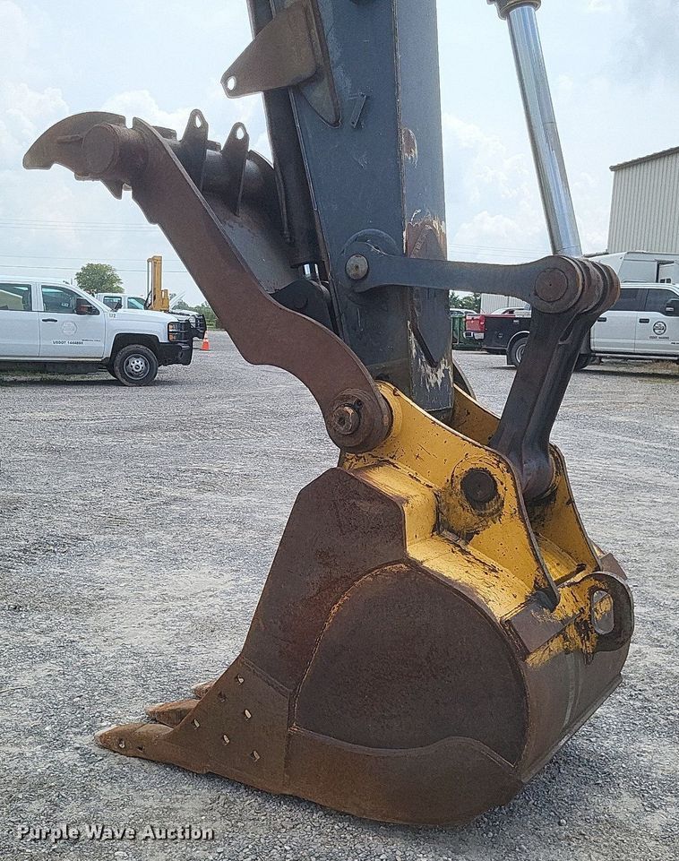 image for item DR4907 2008 John Deere  200D LC excavator