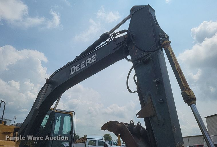 image for item DR4907 2008 John Deere  200D LC excavator