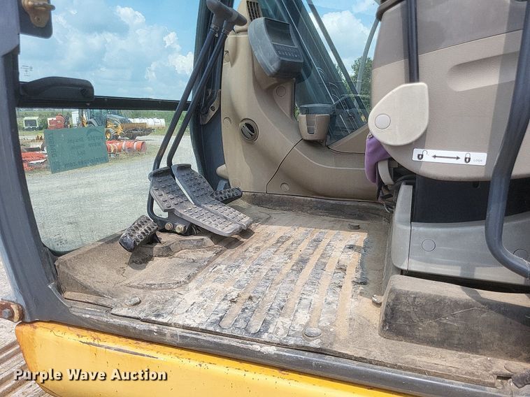 image for item DR4907 2008 John Deere  200D LC excavator