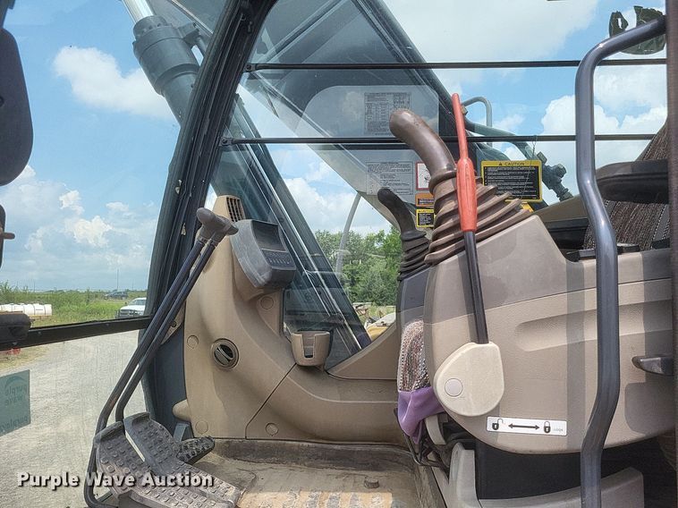 image for item DR4907 2008 John Deere  200D LC excavator