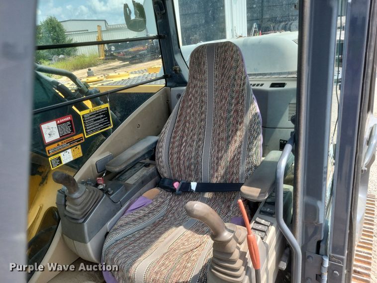 image for item DR4907 2008 John Deere  200D LC excavator