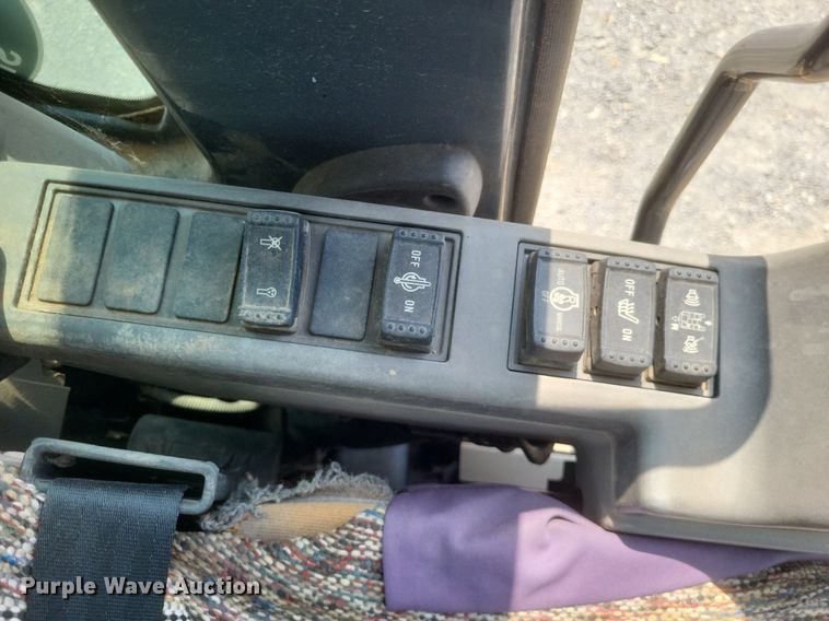 image for item DR4907 2008 John Deere  200D LC excavator