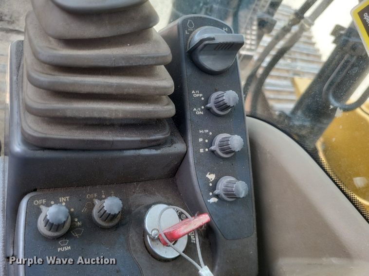 image for item DR4907 2008 John Deere  200D LC excavator