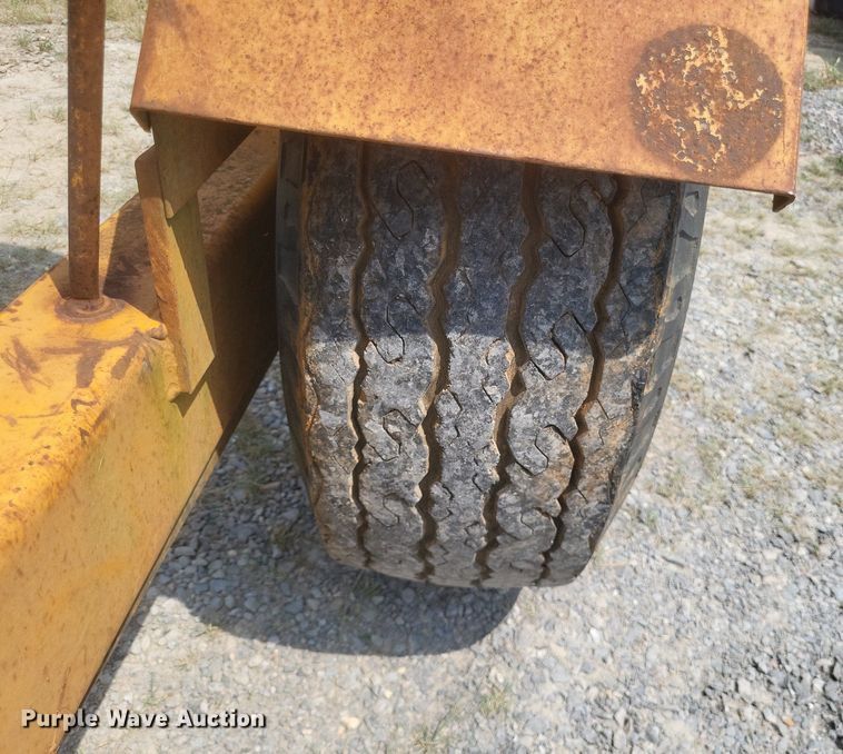 image for item DR4908 1995 Slabach Construction reel trailer