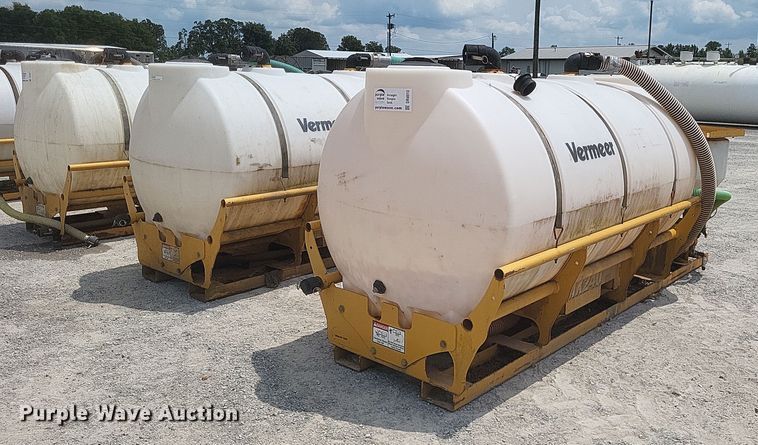 image for item DR4910 (2) Vermeer MX240 fluid mixing units