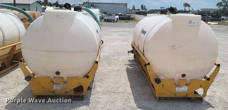 image for item DR4910 (2) Vermeer MX240 fluid mixing units