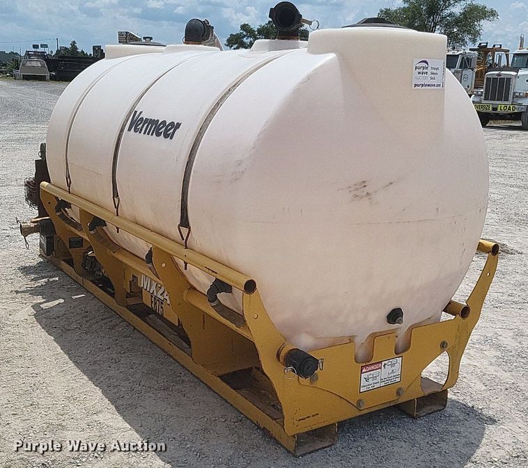 image for item DR4910 (2) Vermeer MX240 fluid mixing units