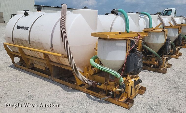 image for item DR4910 (2) Vermeer MX240 fluid mixing units