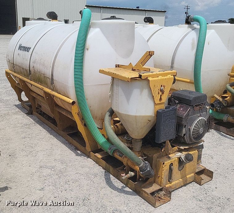 image for item DR4910 (2) Vermeer MX240 fluid mixing units