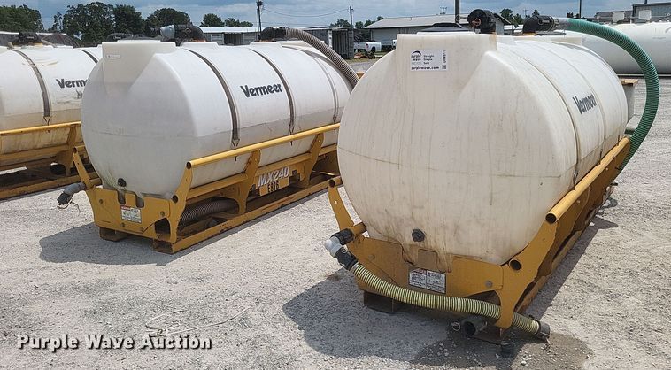 image for item DR4911 (2) Vermeer MX240 fluid mixing units