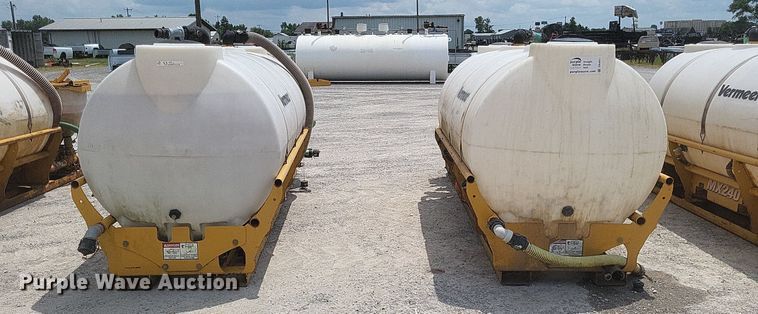 image for item DR4911 (2) Vermeer MX240 fluid mixing units