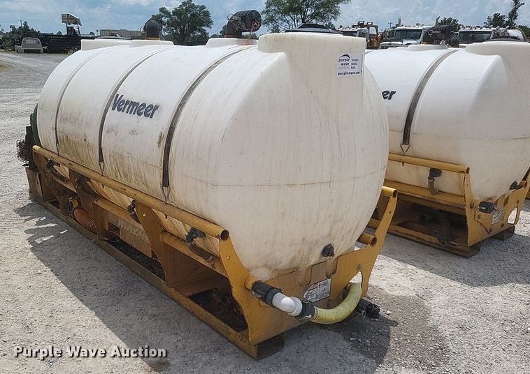 image for item DR4911 (2) Vermeer MX240 fluid mixing units